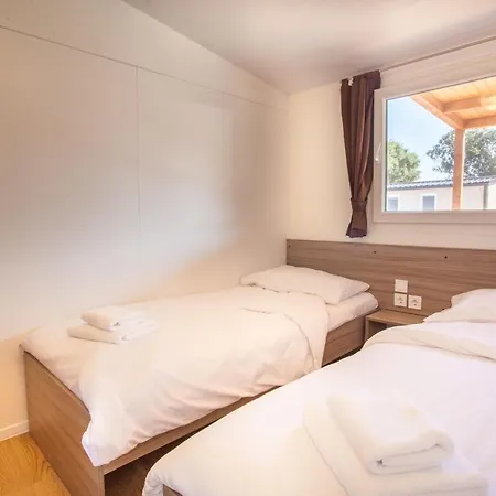 Kamp alanı Mobile Homes Delta Marine At Rapoca Nerezine