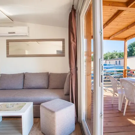 Mobile Homes Delta Marine At Rapoca Campingplatz Nerezine