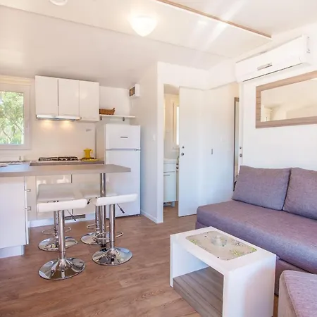 Kamp alanı Mobile Homes Delta Marine At Rapoca