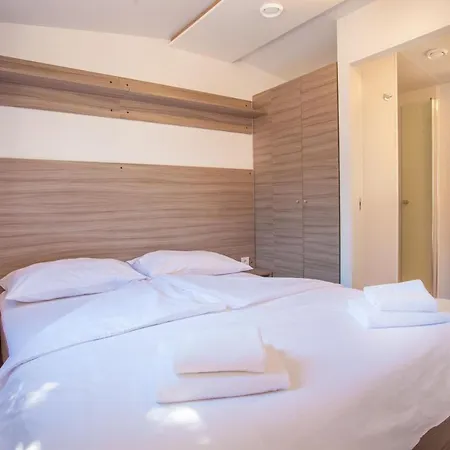 Mobile Homes Delta Marine At Rapoca Nerezine