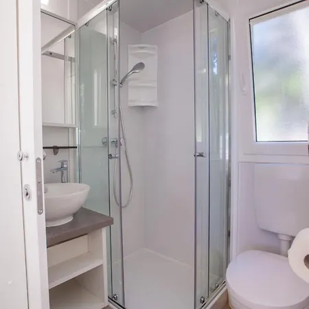 Mobile Homes Delta Marine At Rapoca * Nerezine